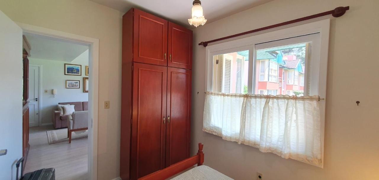 Duplex Floresta Negra - Sua Base Perfeita Em Gramado! Otima Localizacao Lagonegro 500M - 02 Quartos E 02 Banheiros Para Familia Em Condominio Fechad0, Cozinha Completa Com Garagem E Portaria 24H Exteriör bild