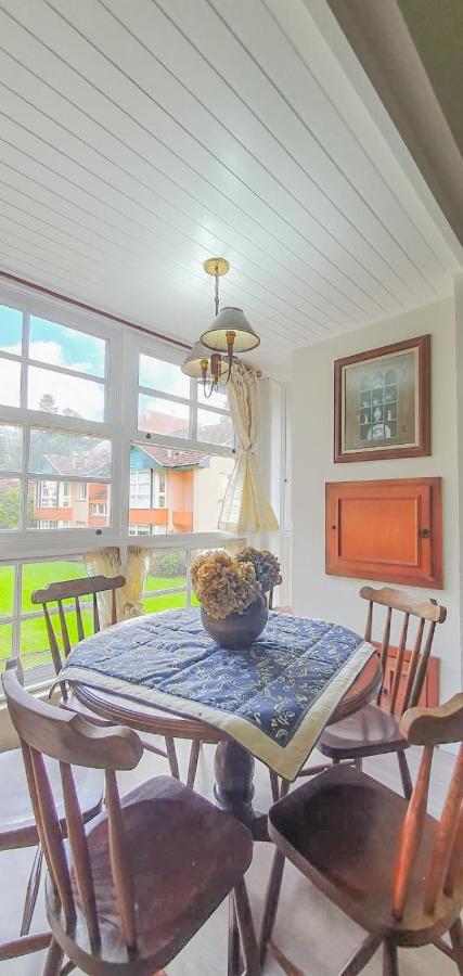 Duplex Floresta Negra - Sua Base Perfeita Em Gramado! Otima Localizacao Lagonegro 500M - 02 Quartos E 02 Banheiros Para Familia Em Condominio Fechad0, Cozinha Completa Com Garagem E Portaria 24H Exteriör bild